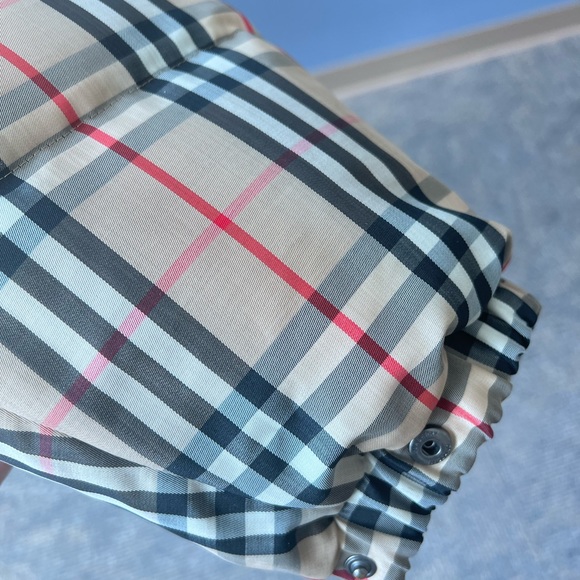 Burberry Men’s Reversible Puffer Coat, size 42 - Picture 4 of 13